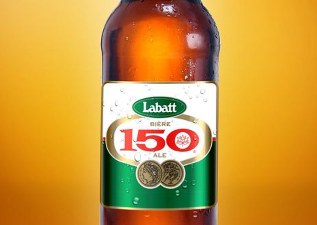 La Labatt 50 C l bre Le 150e Anniversaire Du Canada En Adoptant Une 